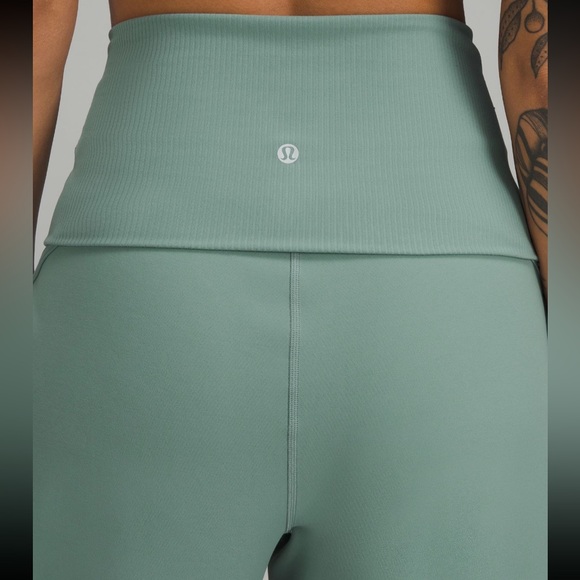 Lululemon Align SHR Ribbed Waist Cropped Jogger - Picture 4 of 7